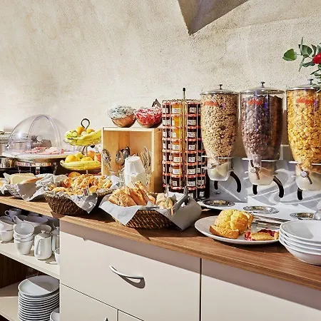 Otel Le Relais Saint Charles Paris