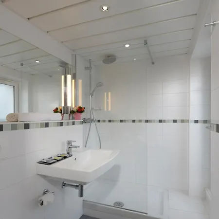 Le Relais Saint Charles Otel 4*