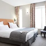 Le Relais Saint Charles מלון