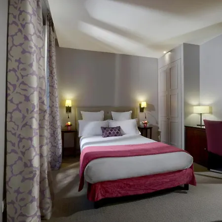Le Relais Saint Charles 3* Párizs