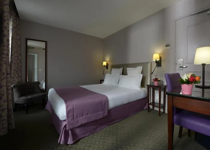 Le Relais Saint Charles Hotel 4*