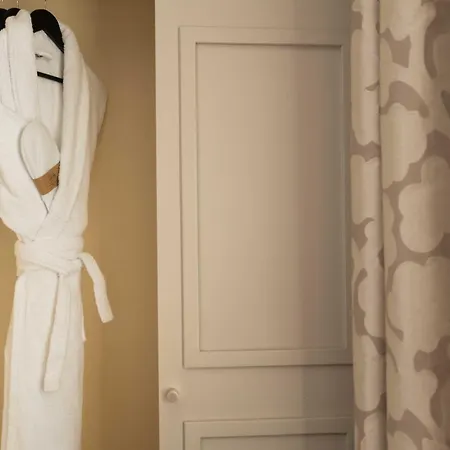 Le Relais Saint Charles Hotell Paris