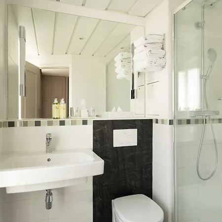 Le Relais Saint Charles Hotell 4*