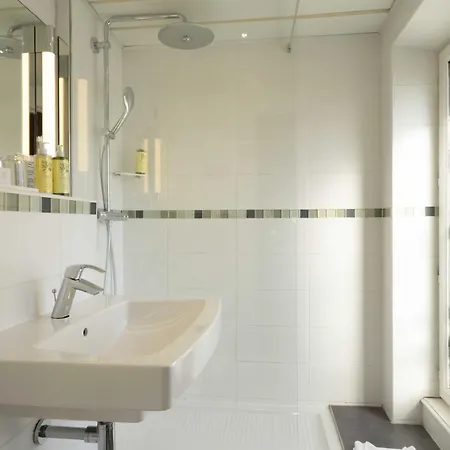 Hotell Le Relais Saint Charles 4*