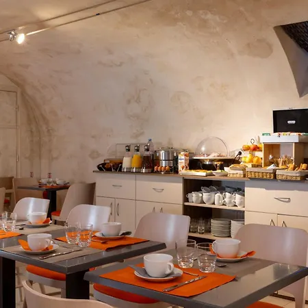 Le Relais Saint Charles 4* Paris