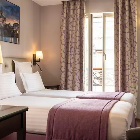 Le Relais Saint Charles Hotel 4*