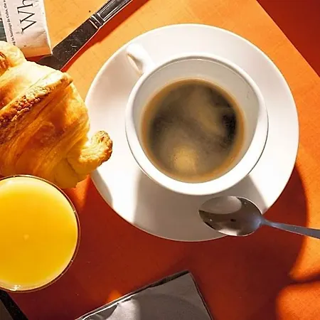 Le Relais Saint Charles Отель 4*