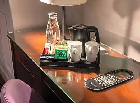 르 를레 생 샤를 호텔