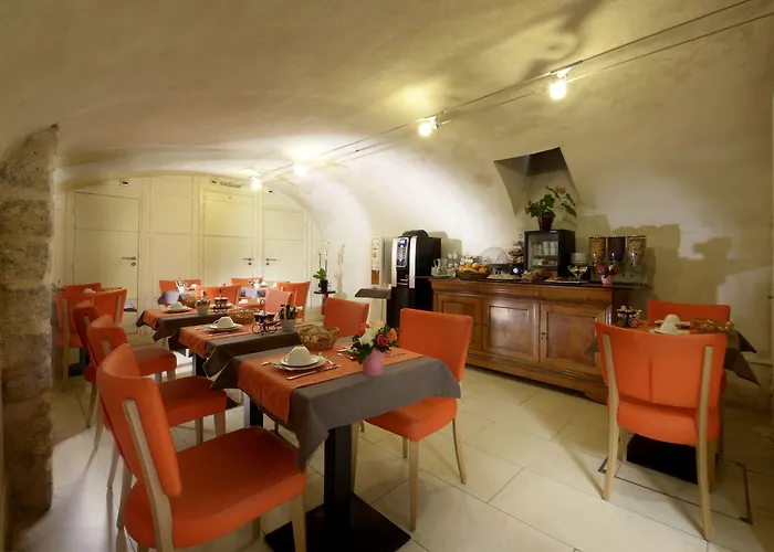 Le Relais Saint Charles Hotel 4*