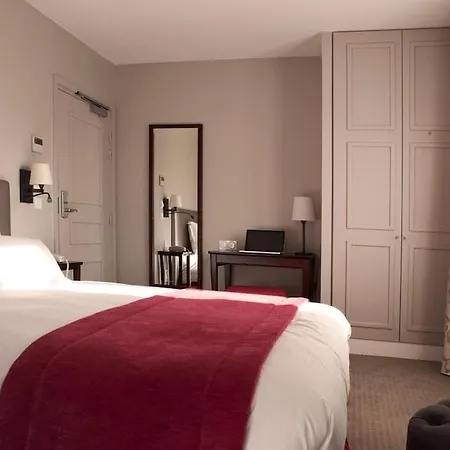 Le Relais Saint Charles 3*